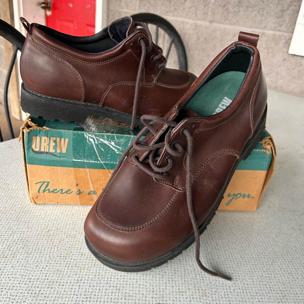 DREW Brown Oxfords with Leather Finish and Rounded Toe